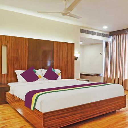Treebo Premium Seven Lake View Хайдарабад Экстерьер фото